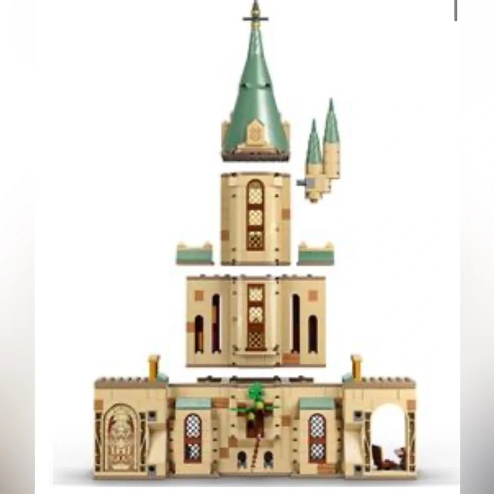 Lego Hogwart’s Dumbledore’s Office set 76402 new in sealed box 654 pieces